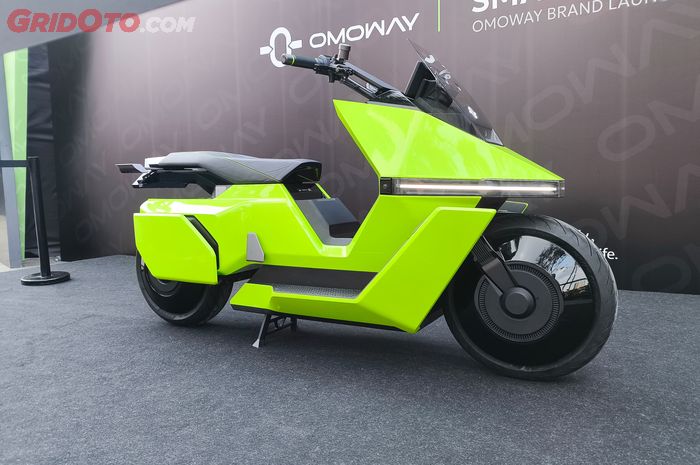 Mirip Mobil, Sepintar Apa Fitur ADAS di Motor Listrik Omoway X?