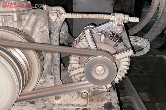 Kenali Kerusakan Pada Bagian Dinamo Starter Mobil, Efeknya Beda-beda!