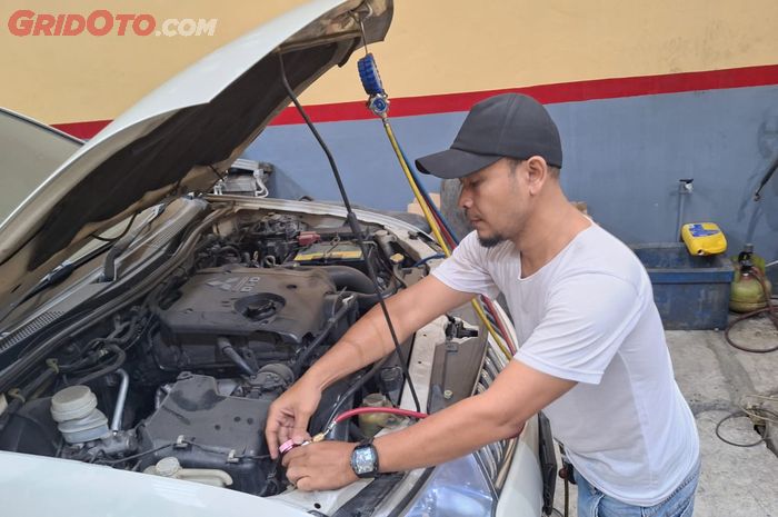Benarkah Freon AC Mobil Bisa Habis? Ini Jawaban Bengkel Spesialis