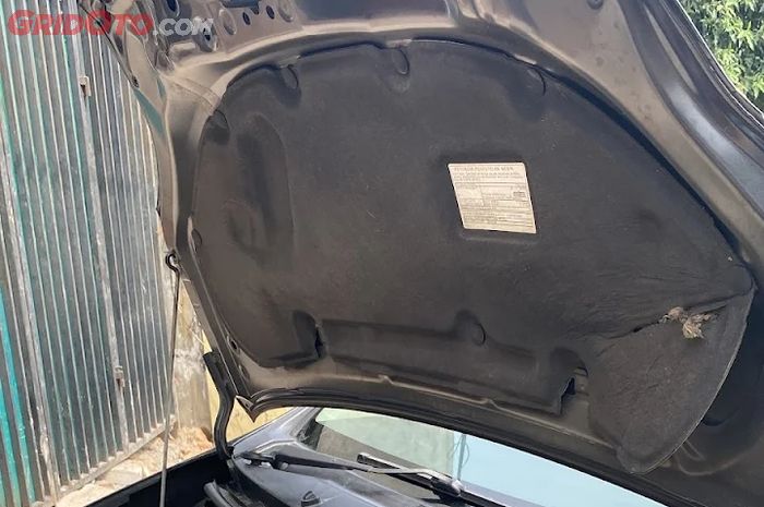 Tips Supaya Karet Engine Hood atau Peredam Kap Mesin Tidak Cepat Getas