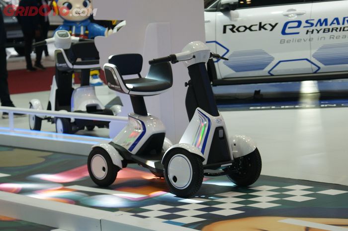 Masih Ingat Skuter Kecil Daihatsu Di GIIAS Ini? Kini Sudah Dijual Lho