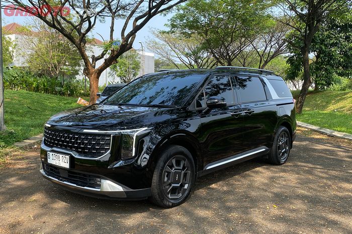 Fitur-Fitur Asyik Kia Carnival Hybrid, Hampir Bisa Nyetir Sendiri!