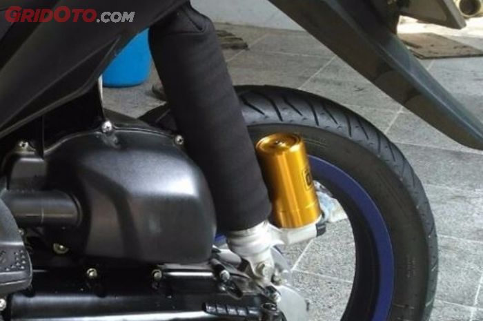 Bukannya Awet, Begini Efek Negatif Pakai Cover Sokbreker Motor