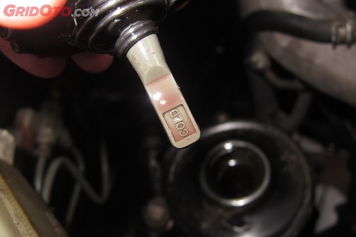 Ini Sebabnya Bila Oli Power Steering Mobil Sudah Ada Tanda Ini Harus Diganti