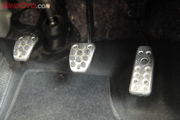 Ini Penyebab Gigi Persneling Mobil Susah Masuk Pedal Kopling Enteng Saat Diinjak