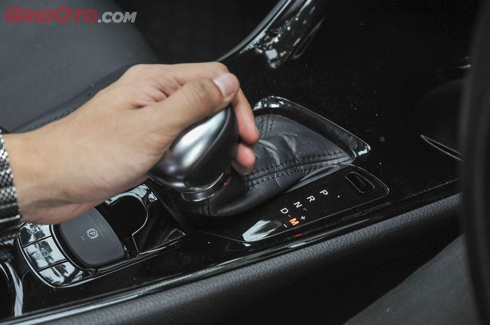 Ini Sebabnya Mobil Matik Jangan Keseringan Pakai Mode Manual