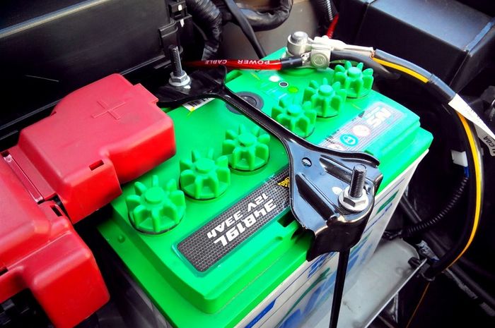 Wah, Tiga Cara Mudah Ini Bisa Bikin Aki Mobil Bekas Awet Tahunan