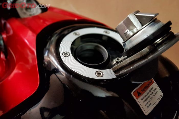 Awas Jangan Lakukan Hal Ini Kalau Tangki Motor Kemasukan Air