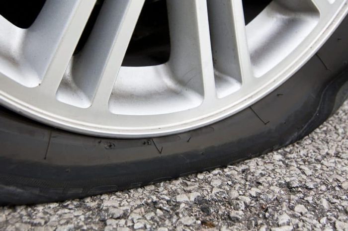 Ini Penyebab Ban Mobil Bekas Tiap Pagi Selalu Kempes, Bikin Kesel