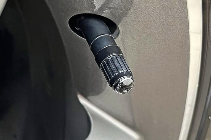 Terungkap, Alasan Pentil Ban Mobil Wajib Diganti Secara Berkala
