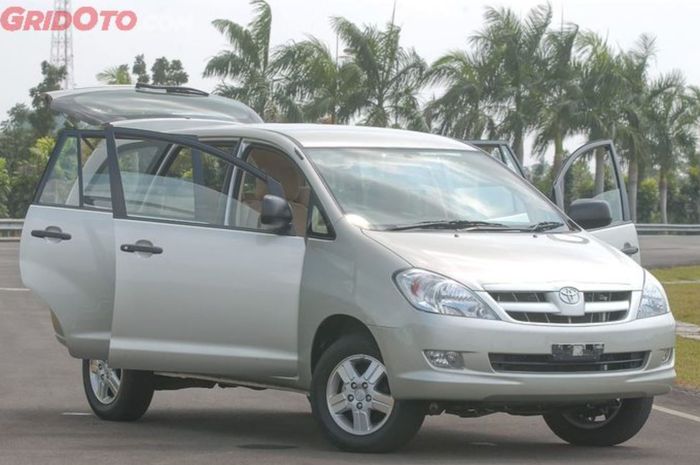 Toyota, Toyota Innova, Pengin Toyota Kijang Innova Diesel Tahun 2008, Segini Harga Mobil Bekasnya
