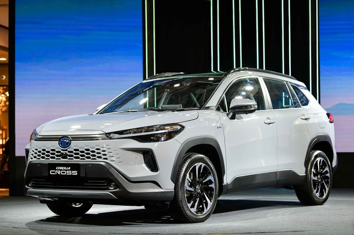 Toyota Gencar Kampanye Hybrid, Tangkis Gencarnya Serbuan Mobil Listrik?