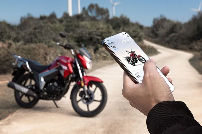 Bikers Harus Coba! Ini Cara Aman Gunakan Smarthone Saat Motoran