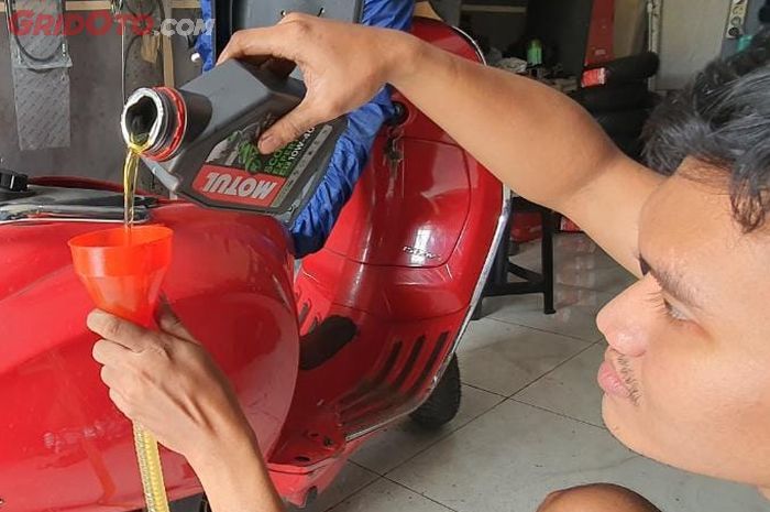 Gampang Banget, Ikuti Cara Ini Agar Piston Motor Enggak Mudah Baret