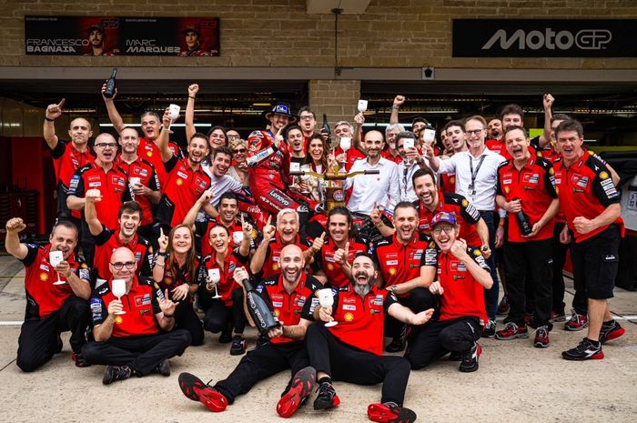 MotoGP, Tinggal Sekali Lagi, Pecco Bagnaia Kejar Rekor Dua Legenda MotoGP