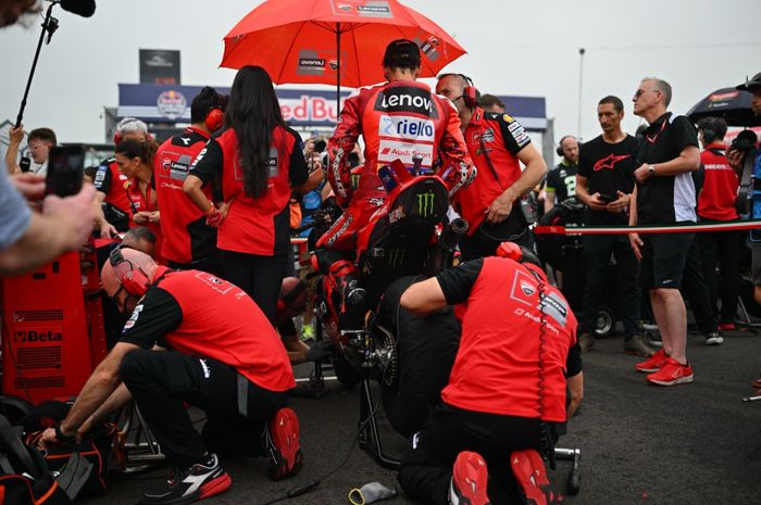 Sama-sama Lari ke Garasi, Ternyata Penalti Bagnaia dan Marquez Bakalan Berbeda