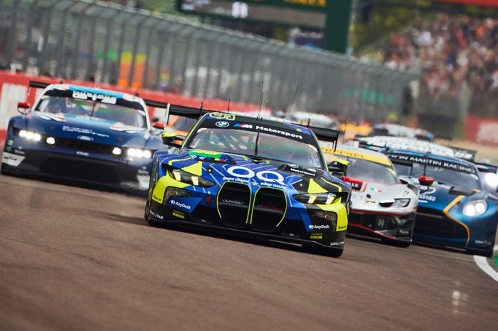 Ferrari, Nubruk Ferrari, Valentino Rossi Gagal Menang Imola 6 Hours 2025
