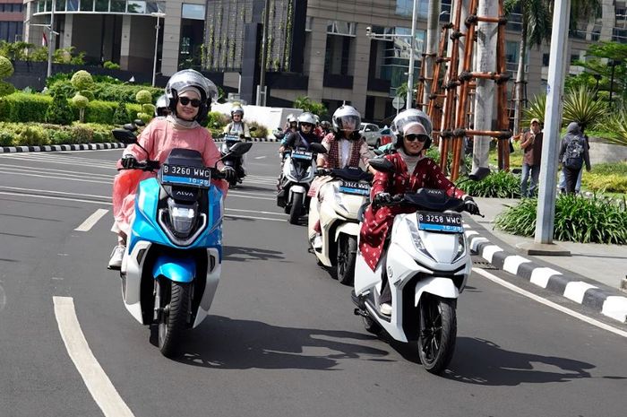 ALVA Gandeng Komunitas OTOLadies di Gelaran Kartini Ride, Simak Keseruannya