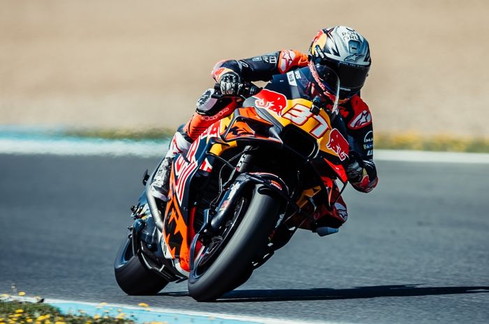 MotoGP, MotoGP Sedang Seru-serunya, Pedro Acosta Malah Harus Dioperasi