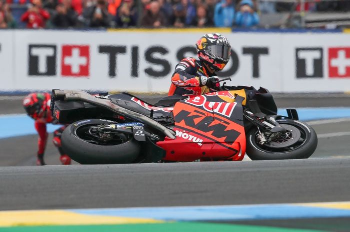 MotoGP, Dua Kali Crash, Bastianini Panen 5 Long Lap Penalty di MotoGP Prancis 2025