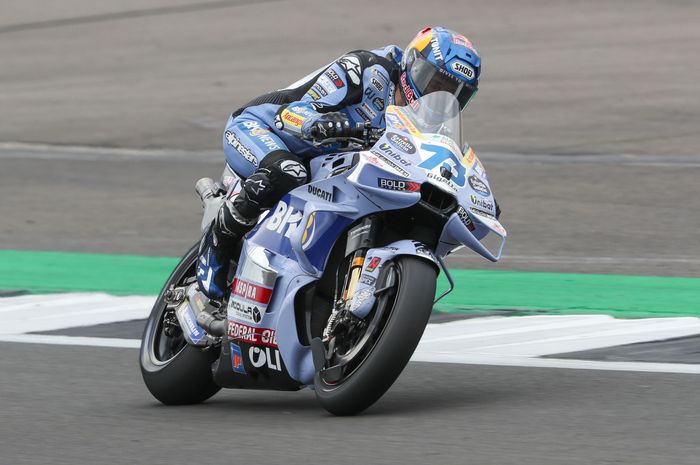 Hentikan Rekor Sang Kakak, Alex Marquez Menang Sprint MotoGP Inggris 2025