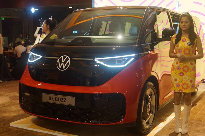 Handover ID. Buzz, VW Resmi Masuki Era Elektrifikasi Pasar Indonesia