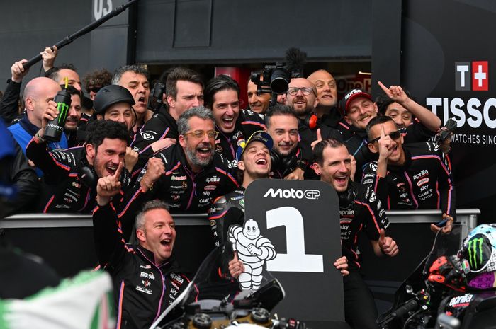MotoGP, Bezzecchi Menang MotoGP Inggris 2025, Bos Aprilia Langsung Sebut Nama Martin