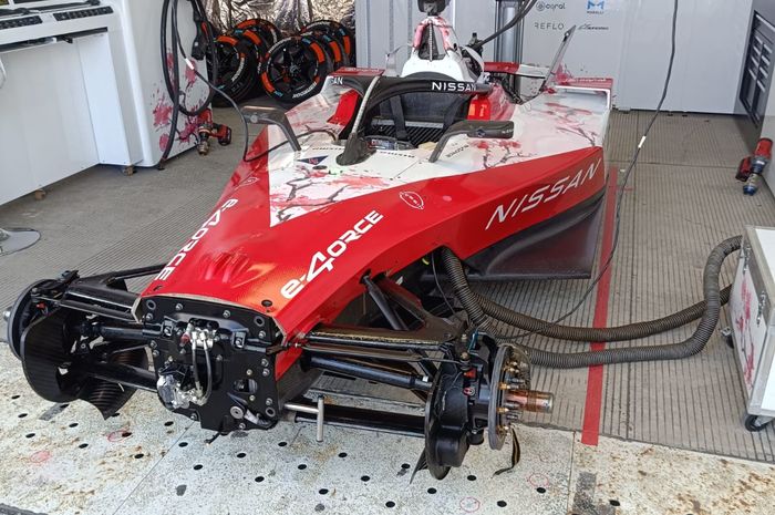 Bikin Melongo, Ini Dia Isi Peddock Nissan di Formula E 2025 Jakarta
