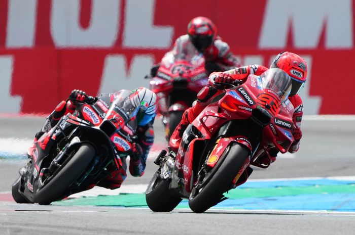 Adiknya Patah Tulang Digasak Acosta, Marc Marquez Menang Balapan MotoGP Belanda 2025