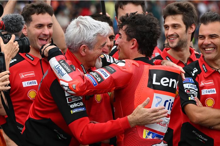 Bos Ducati Buka Suara, Motor yang Dipakai Bagnaia dan Marquez Memang Beda