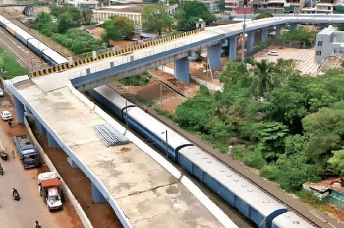 Total 8 Insinyur di India Dipecat Serentak, Ulah Bikin Flyover Tikungannya Model Begini