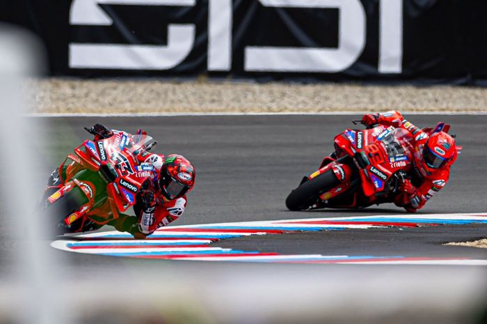 Marquez Nyungsep, Bagnaia Bangkit Rebut Pole di Kualifikasi MotoGP Ceko 2025