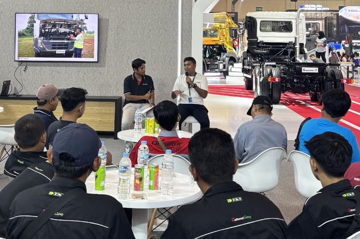 Hadir di GIIAS 2025, UD Trucks Edukasi Sopir Pentingnya Nyetir Aman dan Efisien
