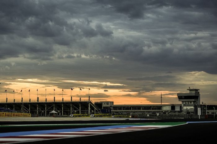 Ada Bahaya Mengintai, Marc Marquez dan Pecco Bagnaia Malah Ketagihan Usai Jajal Sirkuit Balaton Park