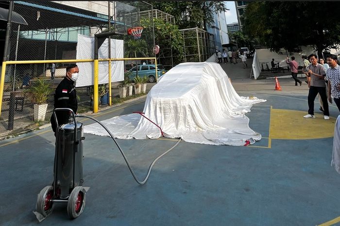 Bluebird dan FAST Kolaborasi Gelar Latihan Atasi Kebakaran Baterai Mobil Listrik