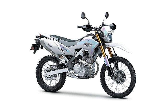 Kelas di Atas KLX150 Harga Wow, Intip Spek dan Tampilan Motor Trail Kawasaki Terbaru