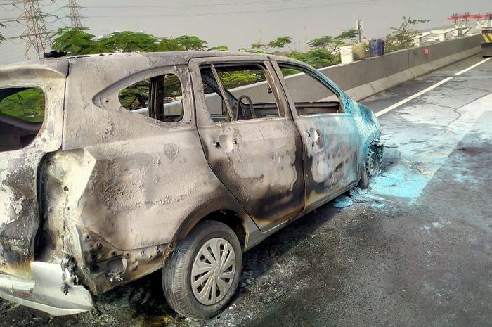 Daihatsu, Daihatsu Sigra, Daihatsu Sigra Berubah Abu-abu di Tol Kemayoran, Diawali Mesin Mati Dadakan