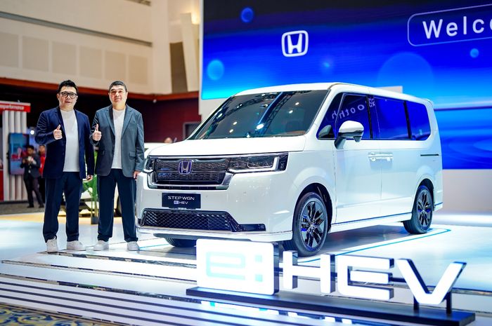 Honda, Honda e, Honda STEP WGN e:HEV Umbar Promo di GIIAS Surabaya, Cicilan Rp 2 Jutaan