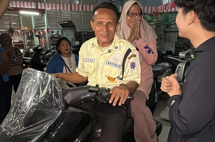Vario 150 Satpam DPRD Cirebon Dibakar Perusuh Demo, Kontan Diganti NMAX Baru Oleh YouTuber Terkenal