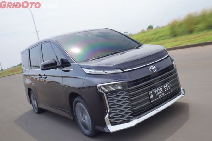 Toyota, Toyota Voxy, Masih Jadi Pilihan Menarik, Segini Harga Baru Toyota Voxy per September 2025