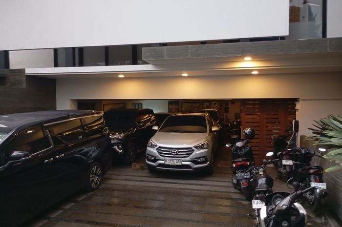 Orang Kaya di Jabar Catat, Segini Tarif Pajak Koleksi Mobil Lebih dari Satu