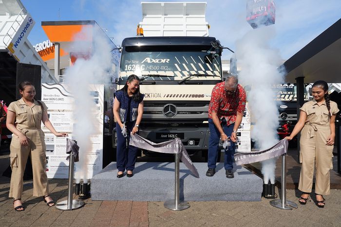 Ahli Mendaki Tinggi, Mercedes-Benz Luncurkan Truk Baru Axor 1626 C di Indonesia