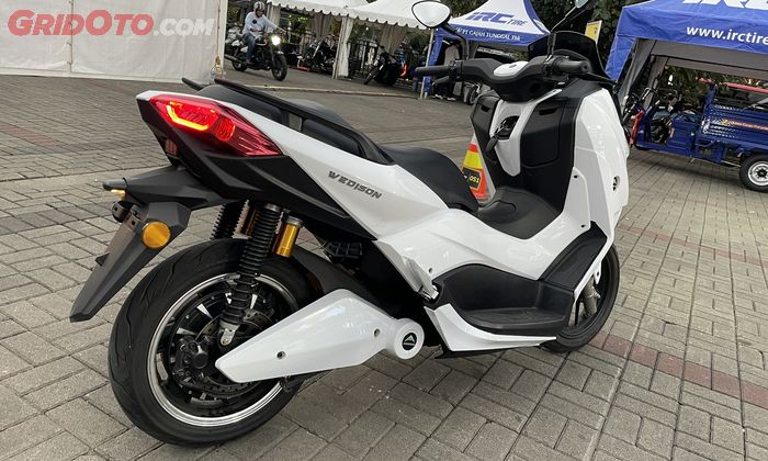 Kloningan Yamaha XMAX Dari Wedison, Ngecasnya Bisa Super Cepat