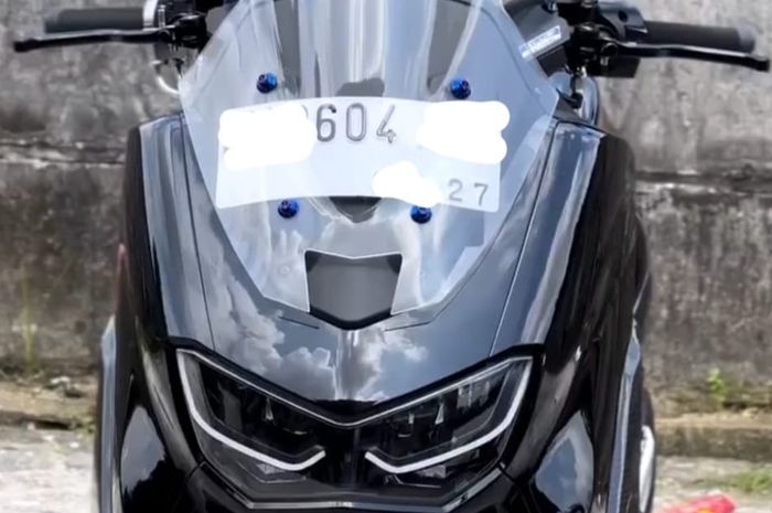 Banyak Dilakukan, Ini Aturan Pasang Pelat Nomer di Balik Windshiled Motor