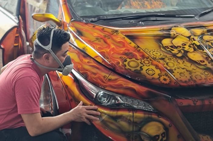 Tomi Airbrush, 30 Tahun Konsisten Berkarya di Dunia Otomotif