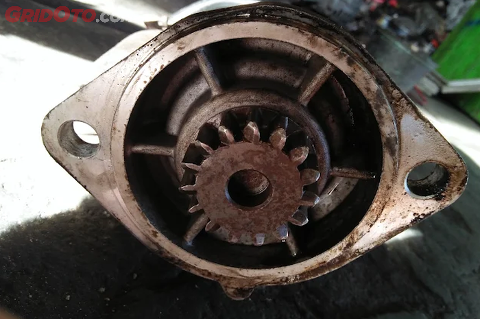 Waspada Dinamo Starter Bisa Rusak Setelah Mobil Menerjang Banjir!