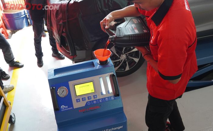 Salah Isi Oli Transmisi Matic Mobil, Ini yang Harus Dilakukan
