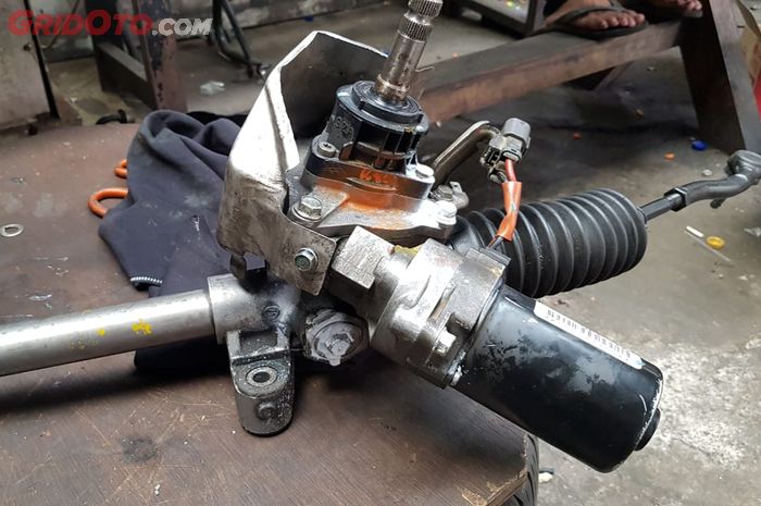 Cek Power Steering Elektrik Sudah Mulai Oblak, Begini Caranya