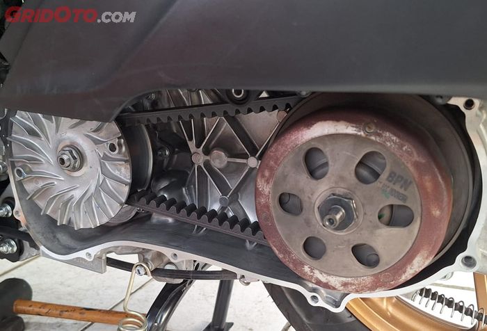 Seal Kruk As Motor Matic Gampang Bocor? Penyebabnya Dari Sini