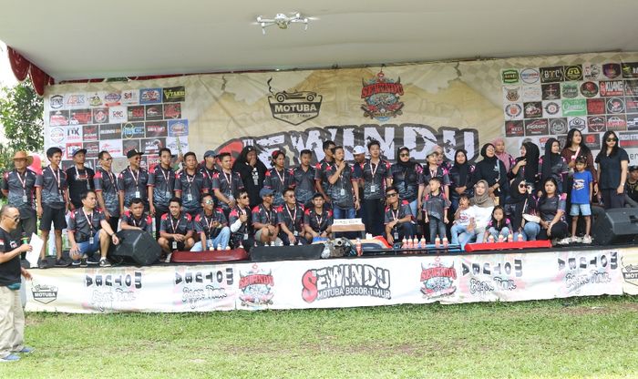 Anniversary ke-8 Motuba Bogor Timur, Mobil Tua Bahagia Bikin Heboh